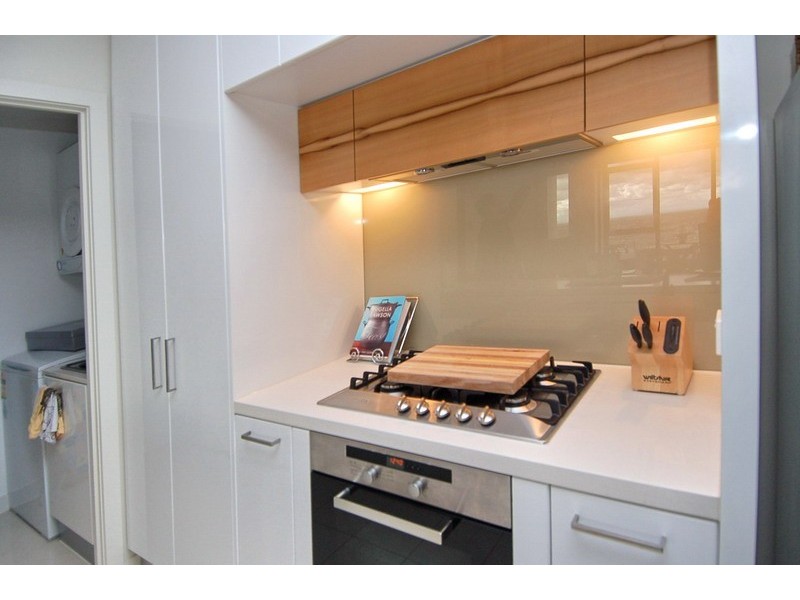 3703/100 Harbour Esplanade, Docklands VIC 3008