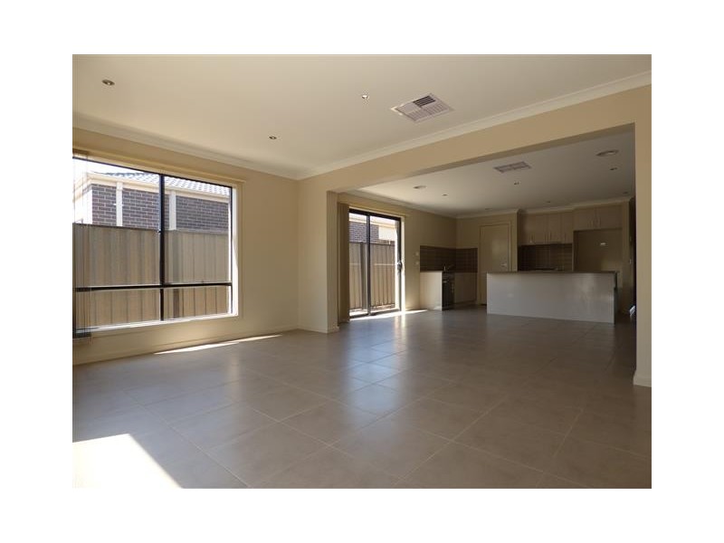 6 Majestic Way, Point Cook VIC 3030