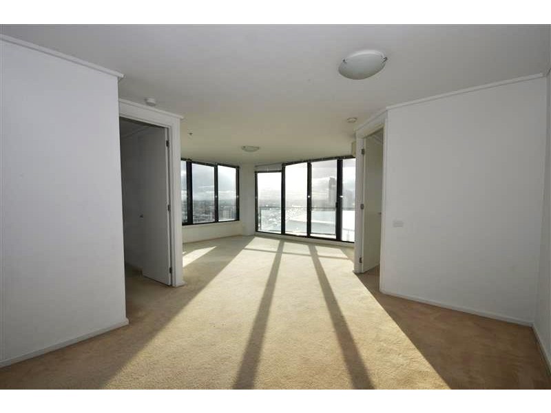 REF 51732/99 Whiteman Street, Southbank VIC 3006