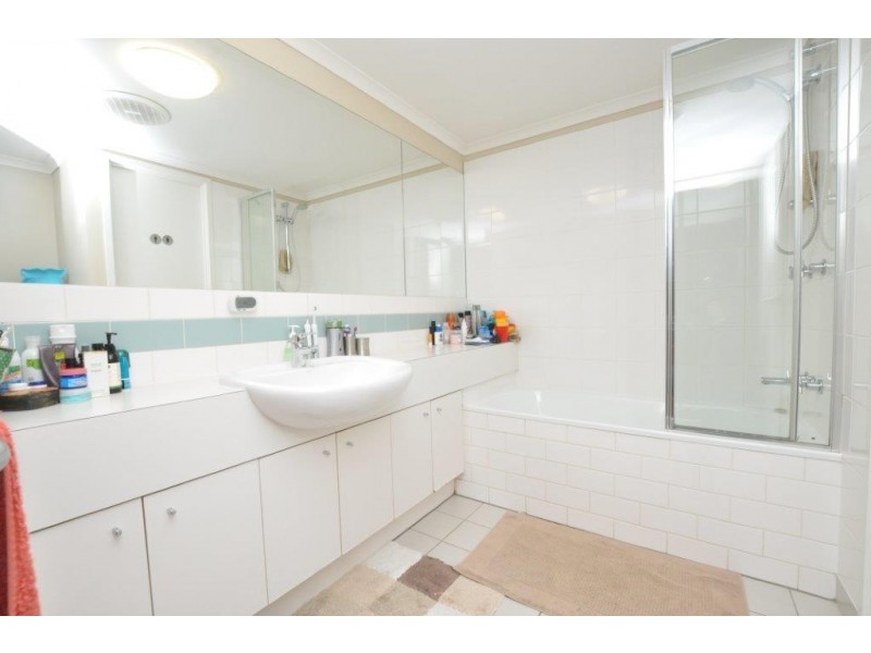 REF 22257/96 Dodds Street, Southbank VIC 3006