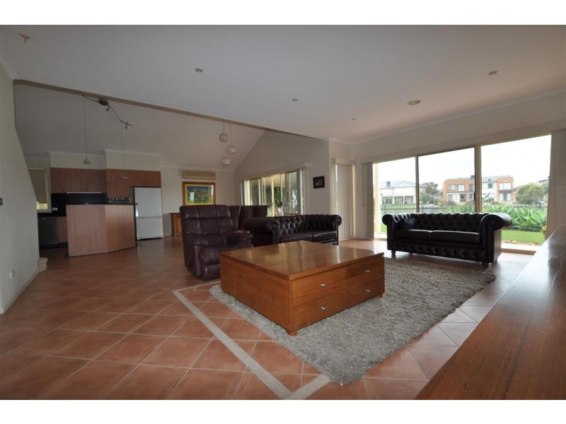 29 Sanctuary Lakes South Boulevard, Point Cook VIC 3030