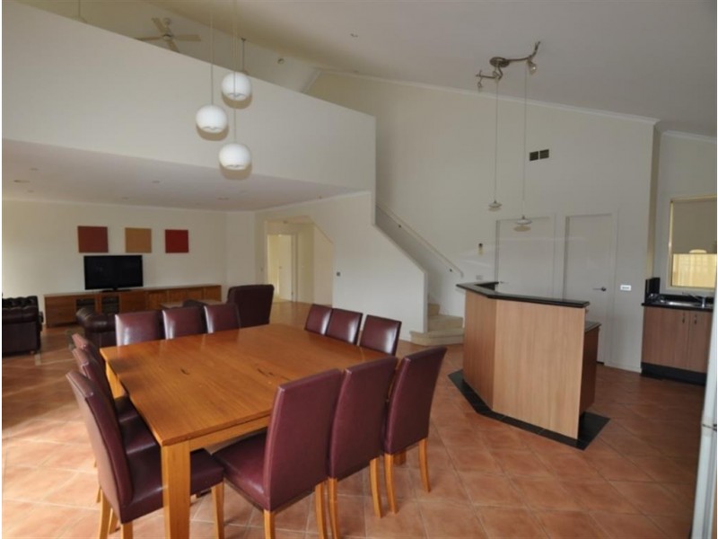 29 Sanctuary Lakes South Boulevard, Point Cook VIC 3030