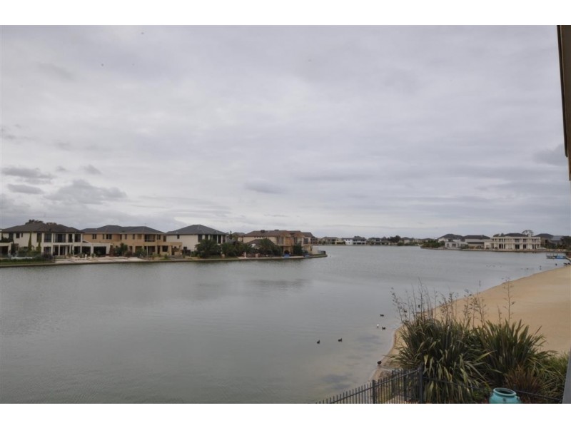 29 Sanctuary Lakes South Boulevard, Point Cook VIC 3030
