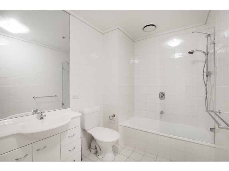 142/99 Whiteman Street, Southbank VIC 3006