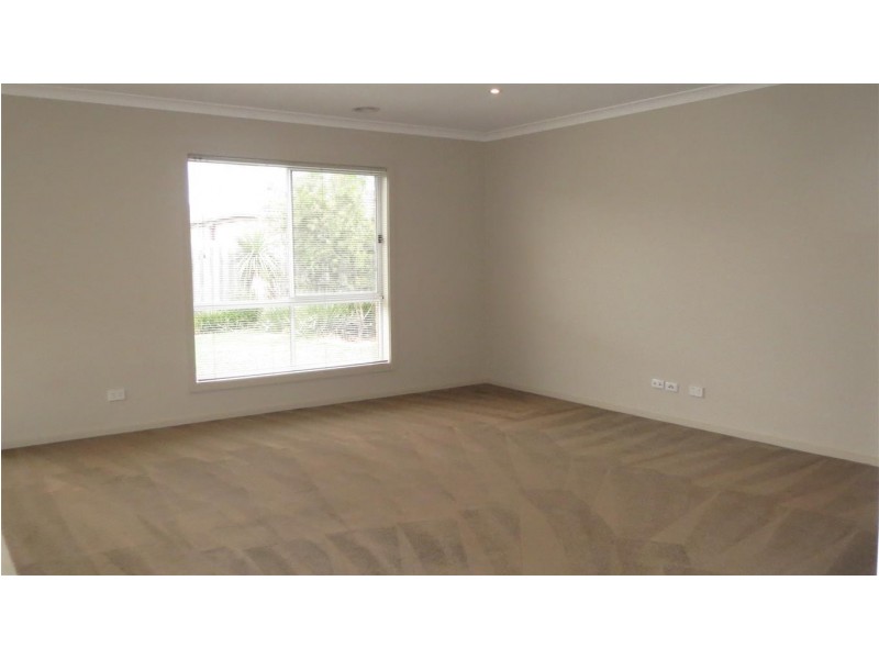 13 Landing Place, Point Cook VIC 3030