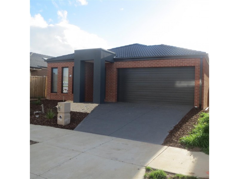 28 Lockheed Parade, Point Cook VIC 3030