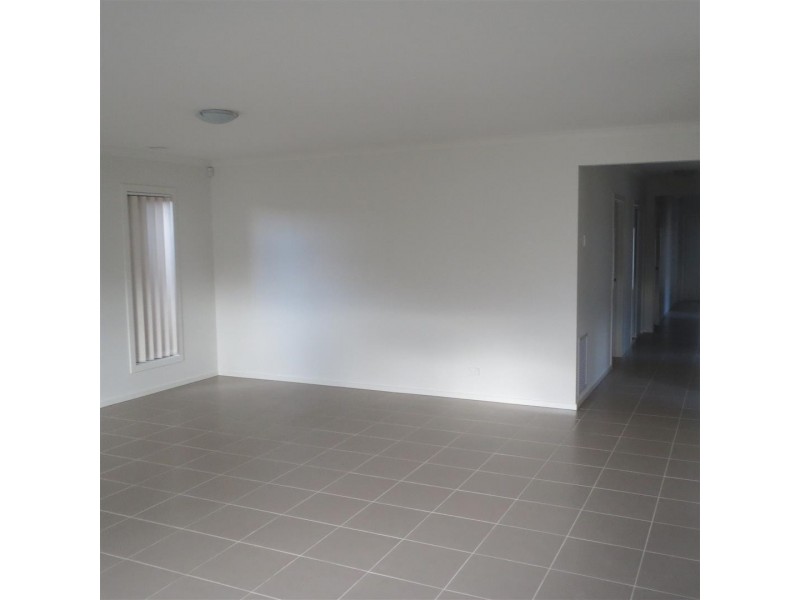 28 Lockheed Parade, Point Cook VIC 3030