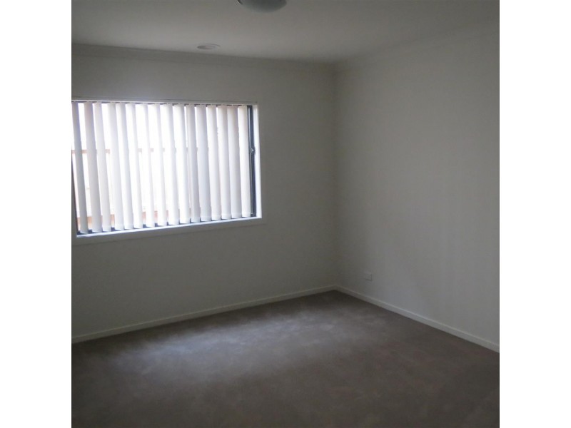 28 Lockheed Parade, Point Cook VIC 3030