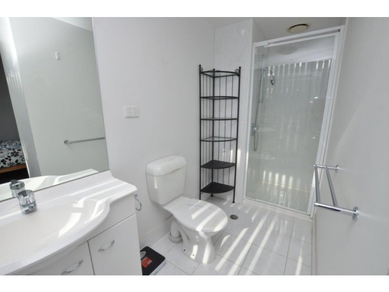 REF 32198/163 City Road, Southbank VIC 3006