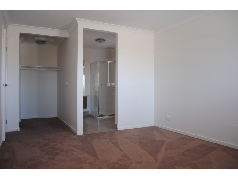 3a Casino Parade, Point Cook VIC 3030
