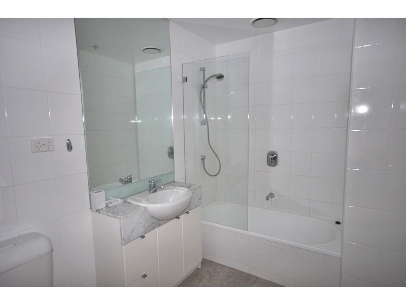 REF 22301/173 City Road, Southbank VIC 3006