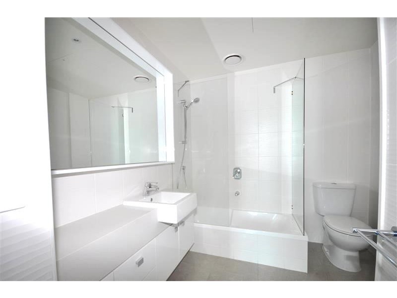 REF 32117/180 City Road, Southbank VIC 3006