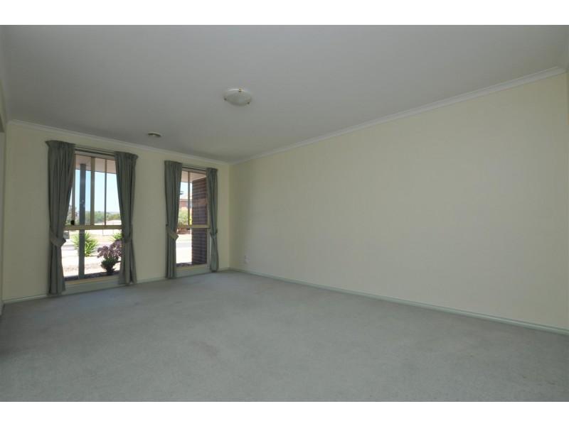 11 Caledonian Way, Point Cook VIC 3030