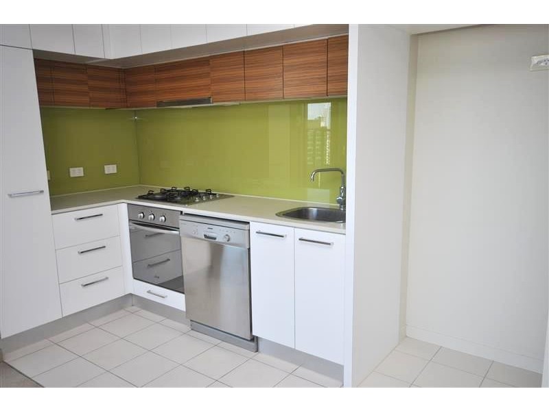 2512A/100 Harbour Esplanade, Docklands VIC 3008