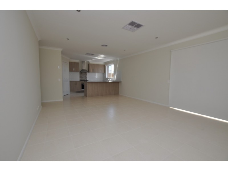 12 Comet Avenue, Truganina VIC 3029