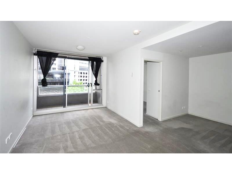 REF 32209/1 Bouverie Street, Carlton VIC 3053