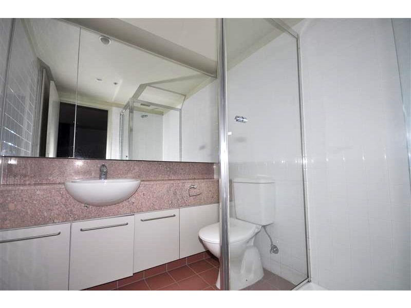 REF 32209/1 Bouverie Street, Carlton VIC 3053