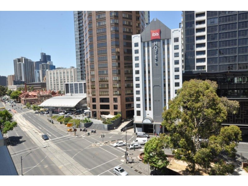 REF 32209/1 Bouverie Street, Carlton VIC 3053
