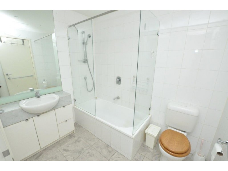 REF 22330/183 City Road, Southbank VIC 3006