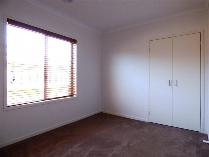 24 Casino Parade, Point Cook VIC 3030