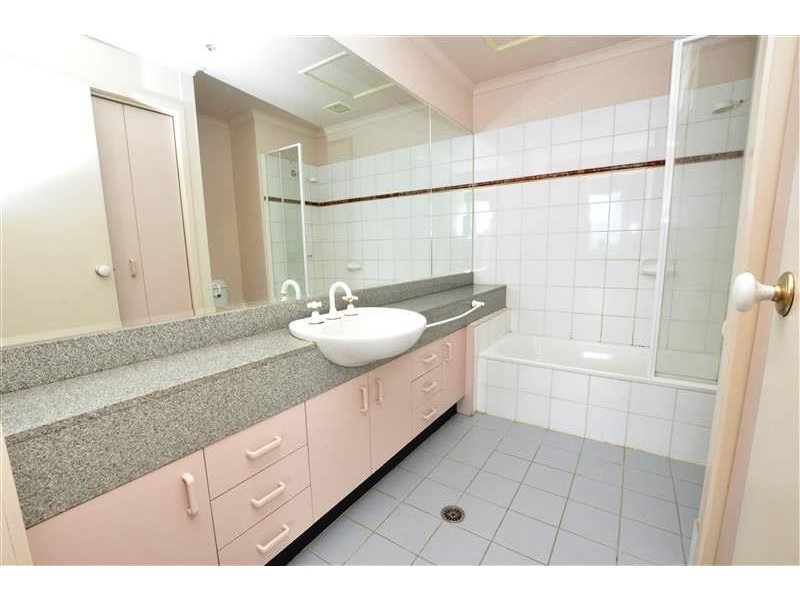 REF 42164/28 Southgate Avenue, Southbank VIC 3006