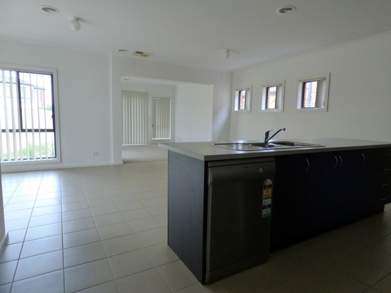 10 Santa Cruz View, Point Cook VIC 3030