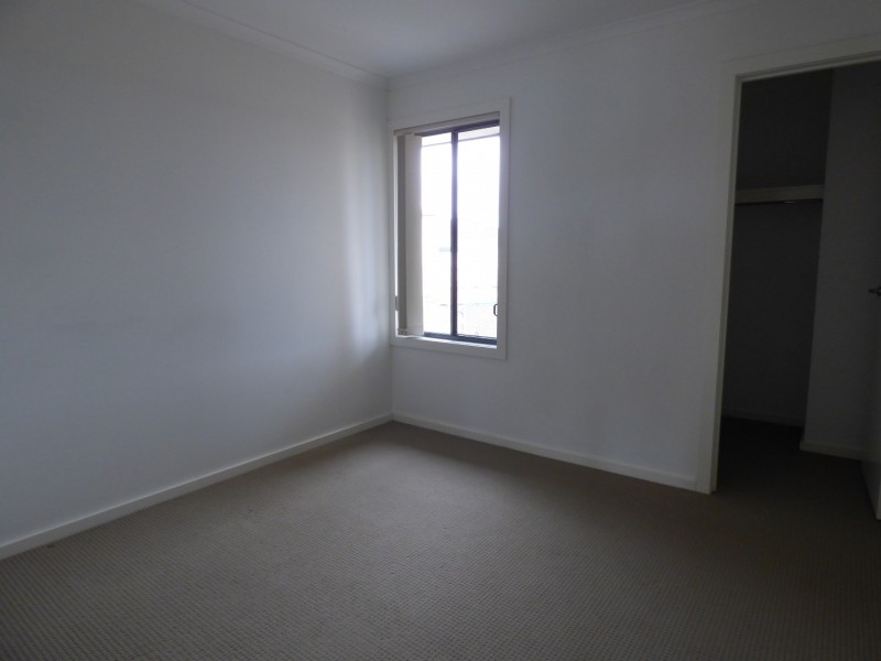 10 Santa Cruz View, Point Cook VIC 3030