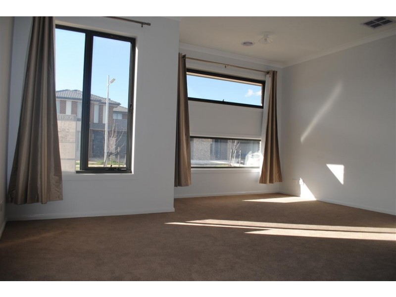 9b Circus Avenue, Point Cook VIC 3030