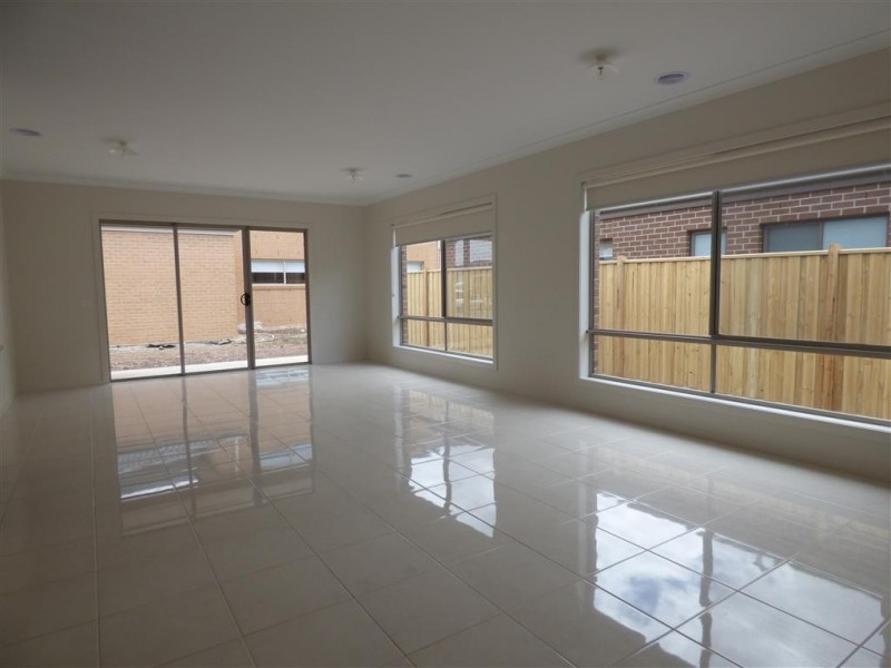 60 Sunnybank Drive, Point Cook VIC 3030