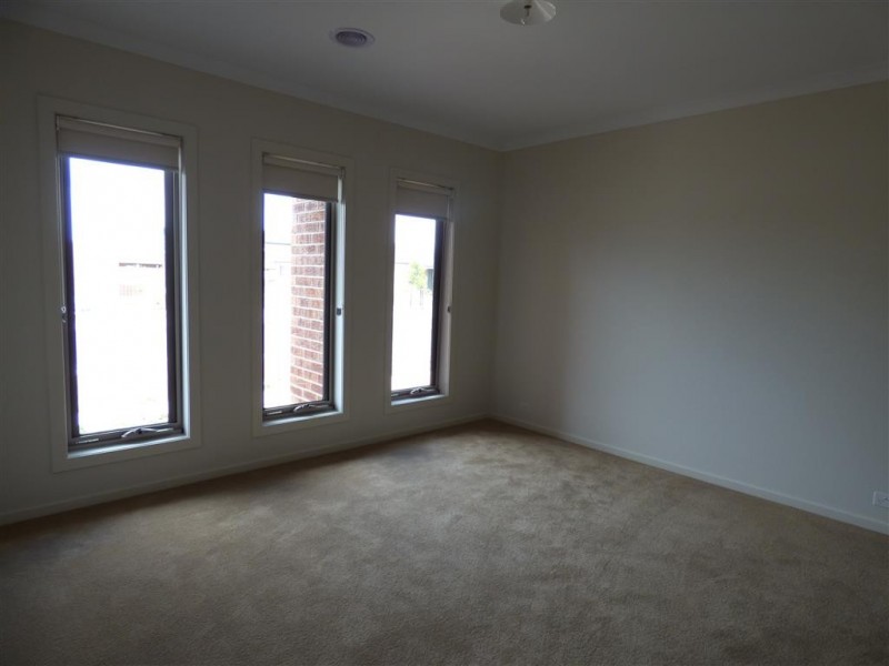 60 Sunnybank Drive, Point Cook VIC 3030