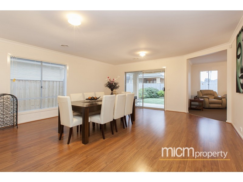 6 Destination Point, Sanctuary Lakes VIC 3030