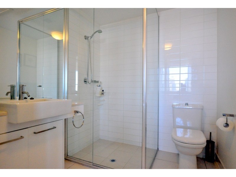 3506B/100 Harbour Esplanade, Docklands VIC 3008