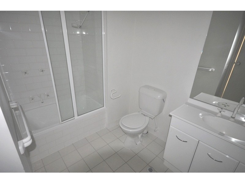 REF 22350/79 Whiteman Street, Southbank VIC 3006