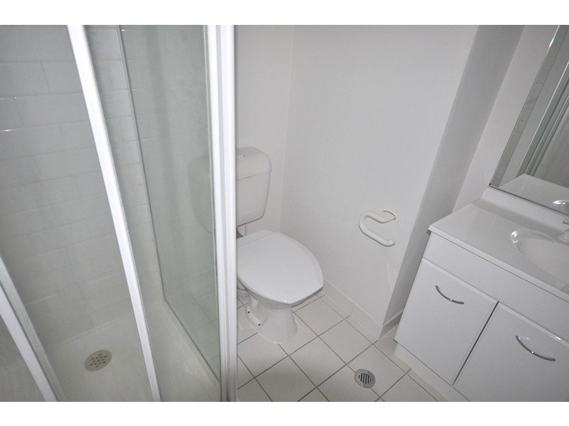 REF 22350/79 Whiteman Street, Southbank VIC 3006