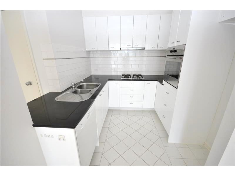 REF 22351/38 Bank Street, South Melbourne VIC 3205