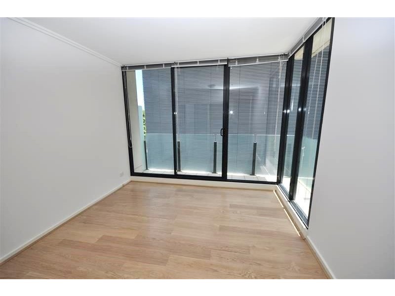 REF 22351/38 Bank Street, South Melbourne VIC 3205