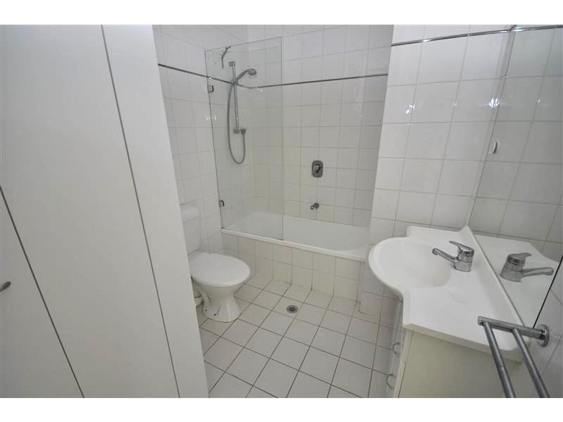 REF 22351/38 Bank Street, South Melbourne VIC 3205