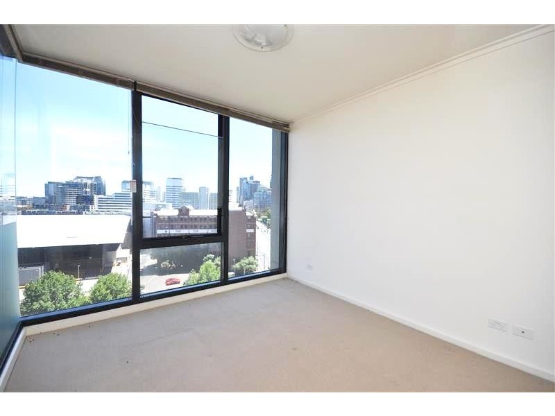 REF 22356/63 Whiteman Street, Southbank VIC 3006