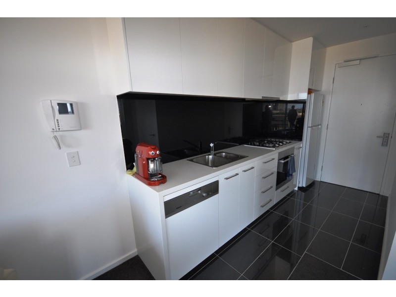 REF 33407/118 Kavanagh Street, Southbank VIC 3006