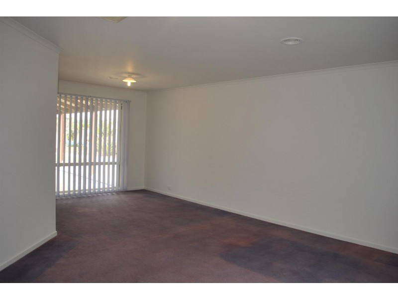 8 Whitfield Court, Truganina VIC 3029