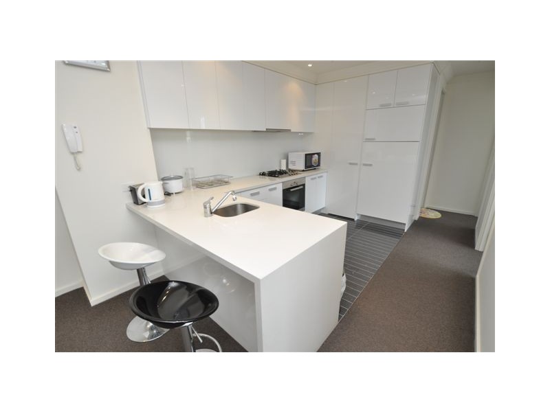 REF 22383/63 Whiteman Street, Southbank VIC 3006