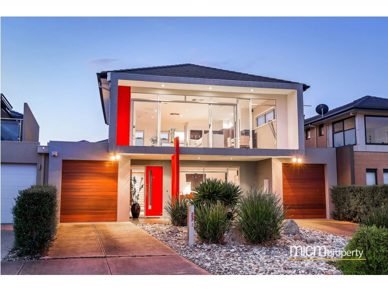 12 Eagleview Place, Sanctuary Lakes VIC 3030