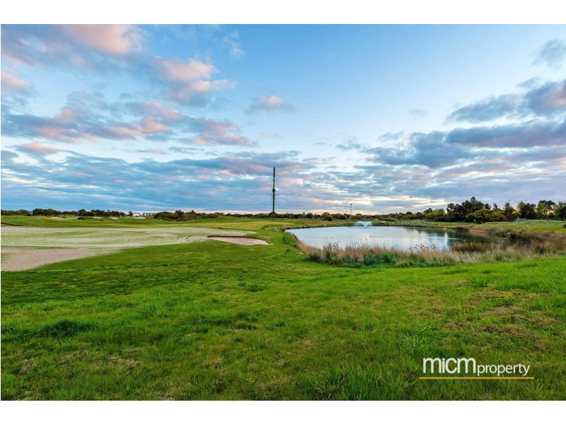 12 Eagleview Place, Sanctuary Lakes VIC 3030