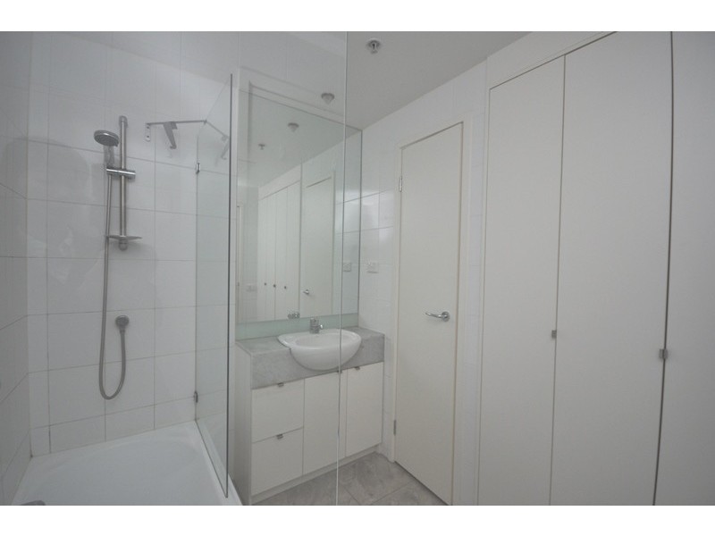 REF 22408/183 City Road, Southbank VIC 3006