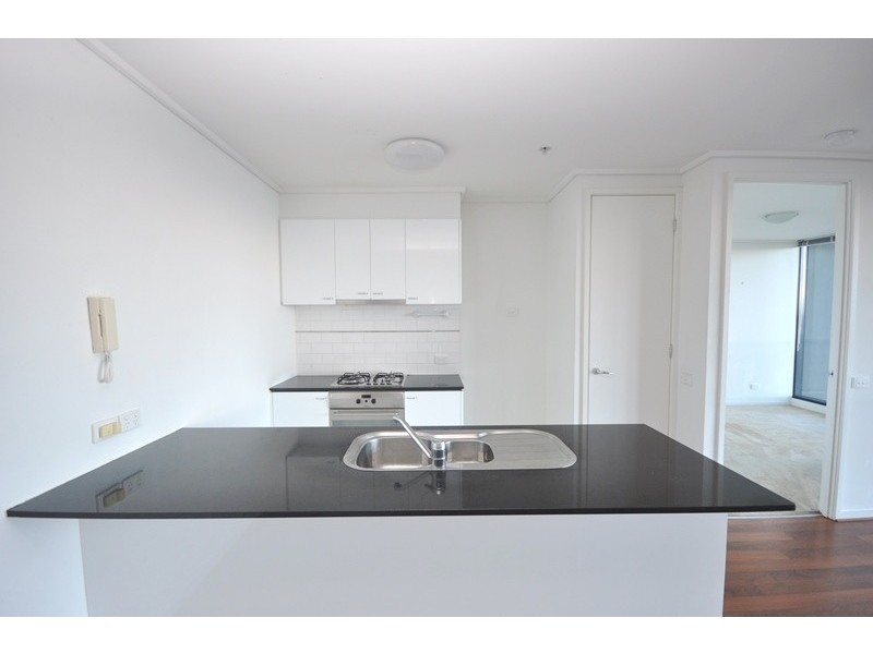 REF 22410/99 Whiteman Street, Southbank VIC 3006