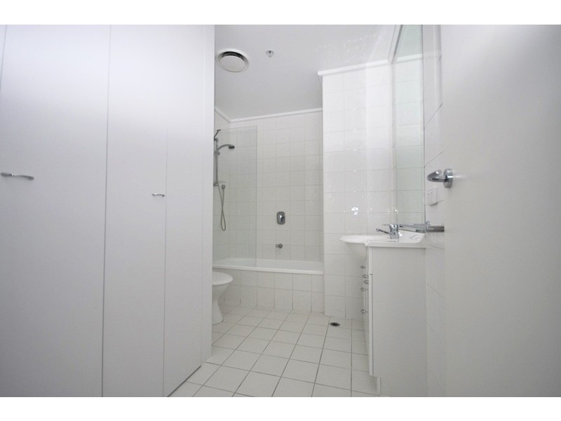 REF 22410/99 Whiteman Street, Southbank VIC 3006