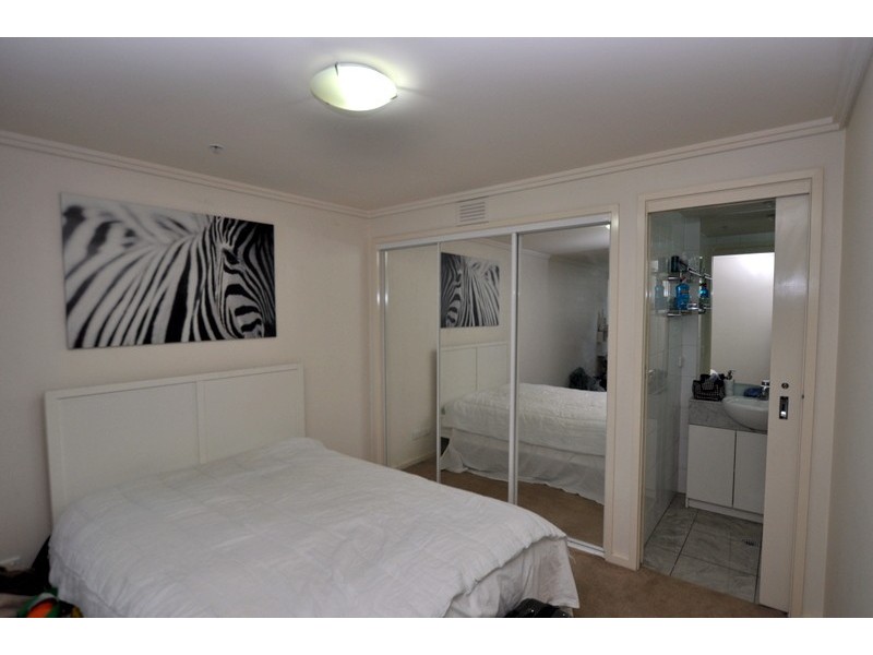 REF 22412/86 Kavanagh Street, Southbank VIC 3006