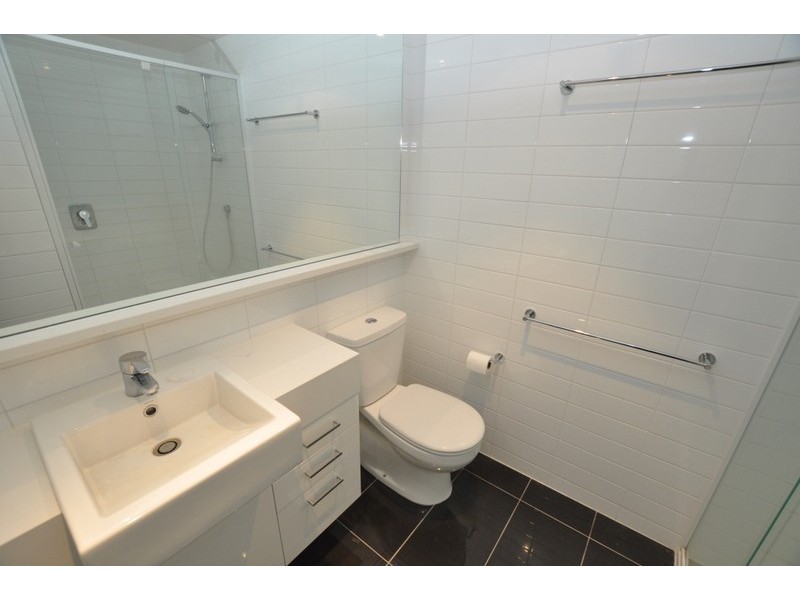 REF 22423/241 City Road, Southbank VIC 3006