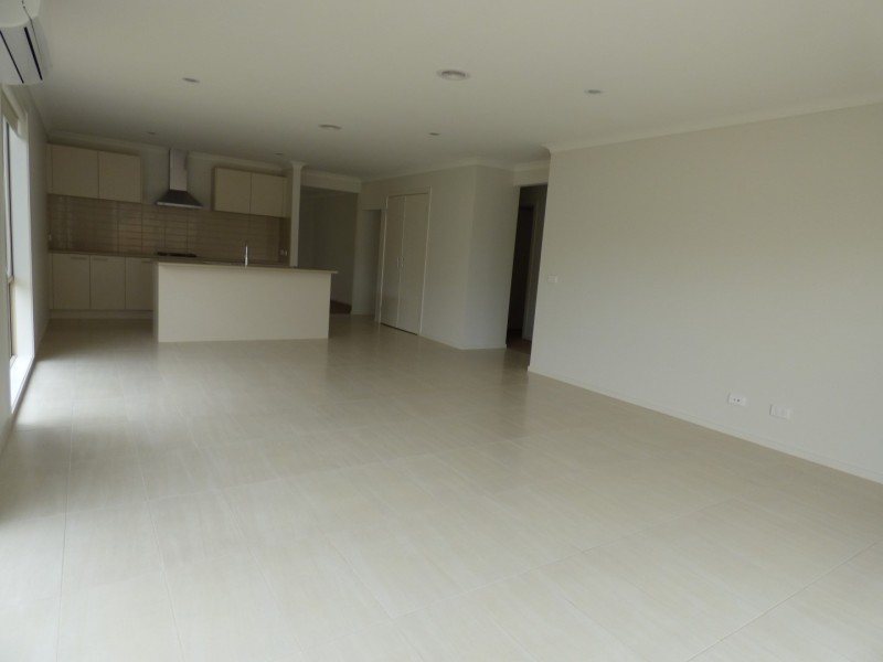 17 Darlington Drive, Williams Landing VIC 3027