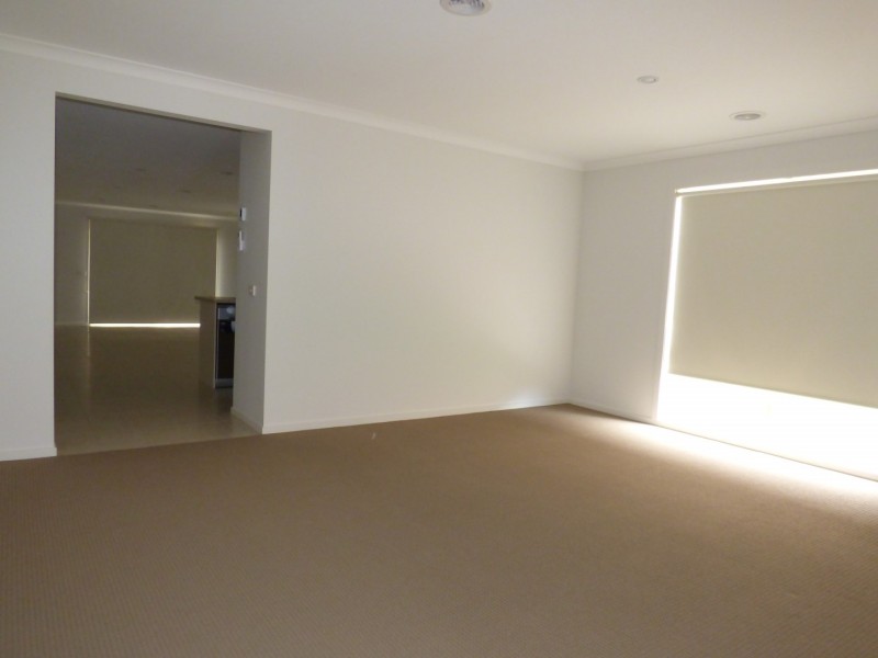 17 Darlington Drive, Williams Landing VIC 3027